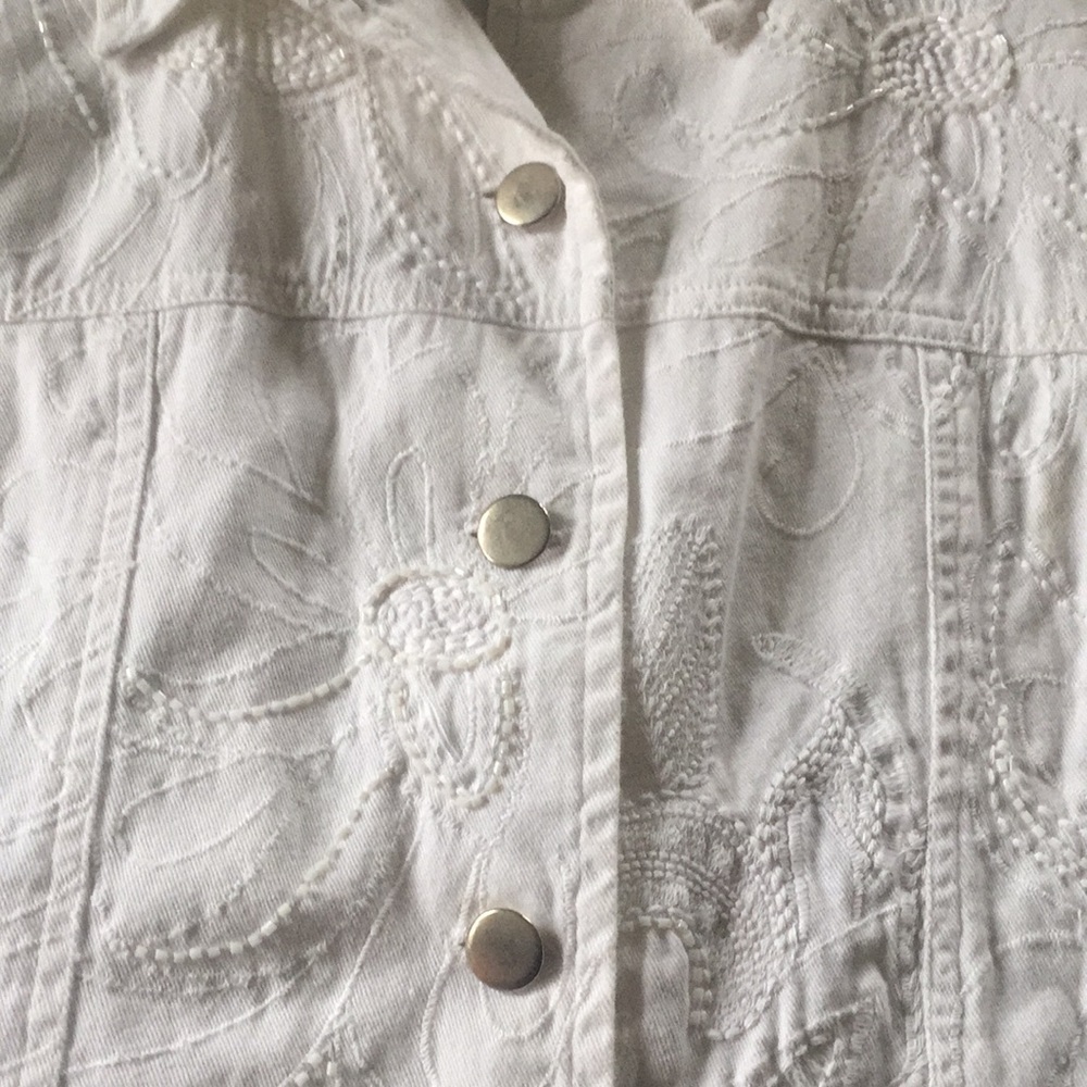 Multiples white cotton vest w/ beading. NWT